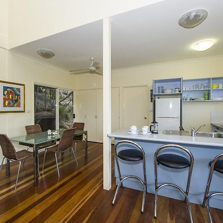 Вилла Manyana, 3 Opalia Court Nelly Bay Экстерьер фото