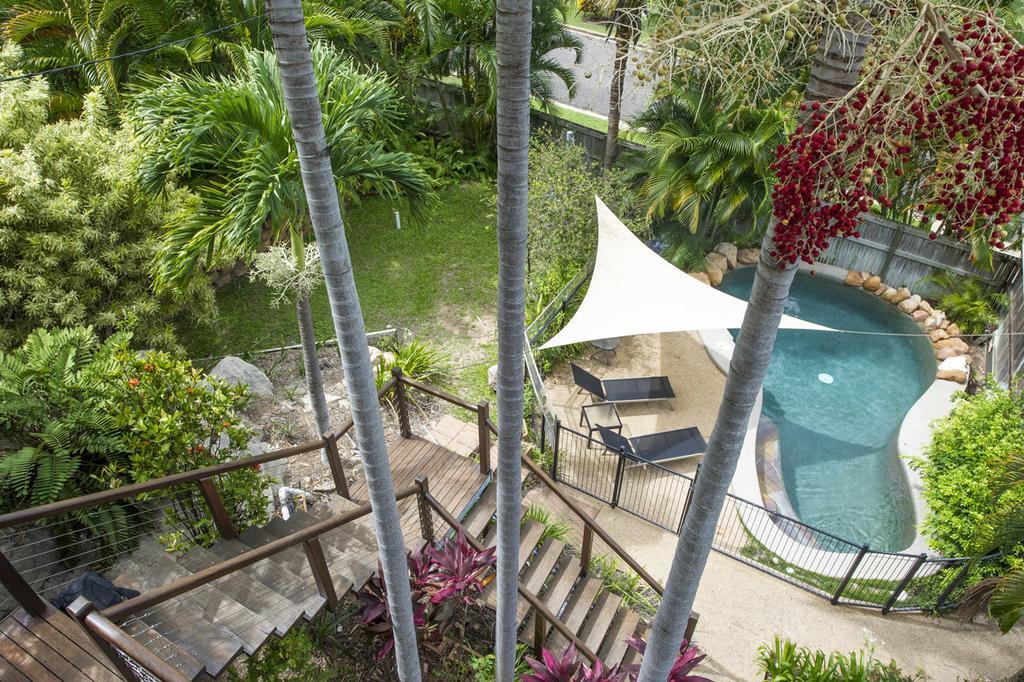 Вилла Manyana, 3 Opalia Court Nelly Bay Экстерьер фото